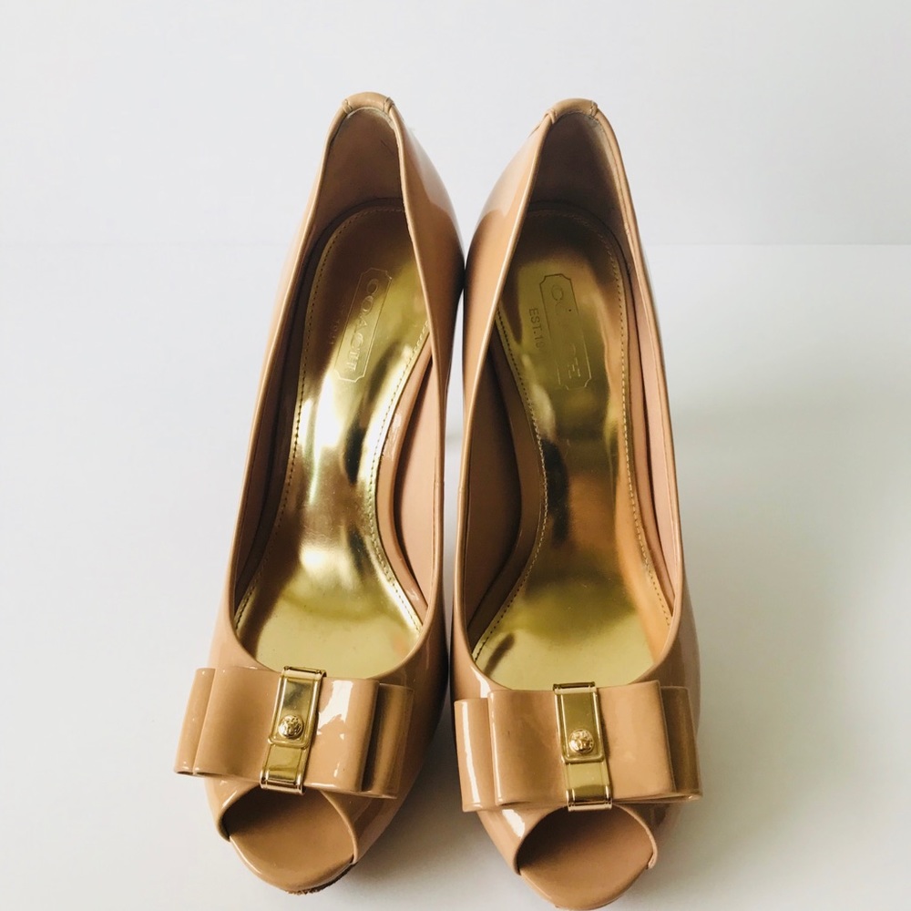 Coach Tan Leather Pumps Size 6B - Picture 3 of 8